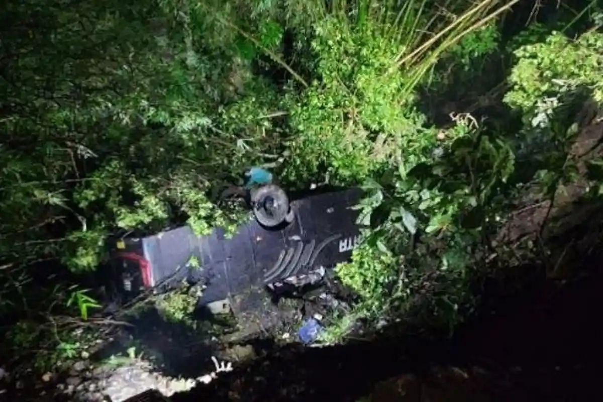 Kecelakaan Maut Dini Hari, Bus di Tasikmalaya Masuk Jurang 3 Orang Tewas, Diduga Sopir Ngantuk