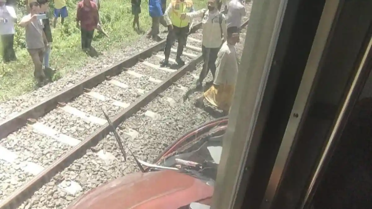 Daftar Commuter Line yang Alami Keterlambatan Usai KRL Tanah Abang-Rangkasbitung Tabrak Mobil Sedan