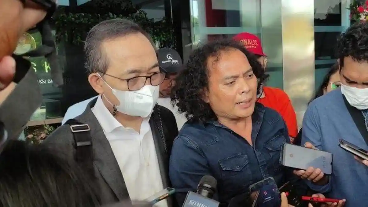 Burhanuddin dan Deolipa Tak Lagi Dampingi Bharada E. Terlalu Blak-blakan Ungkap Kasus Brigadir J?