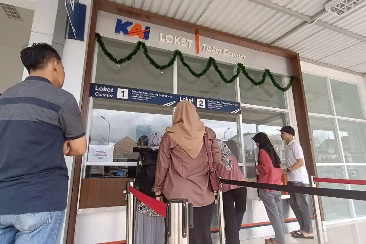 Penumpang Kereta di Garut Batal Berangkat Imbas Kecelakaan, Berbondong-Bondong Refund Tiket