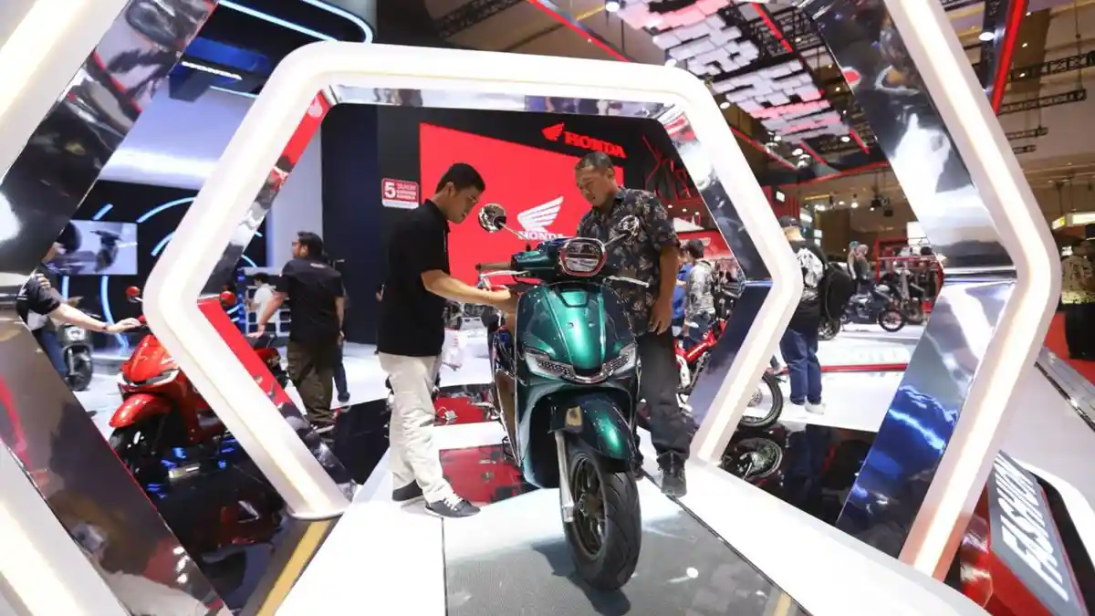IIMS 2024, Honda Stylo 160 Primadona, EM1 e: Jadi Motor Listrik Terbaik