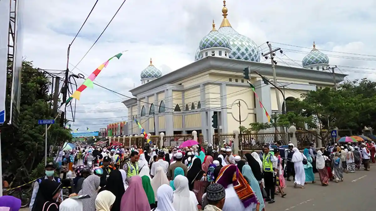 Berita Foto Lautan Manusia Hadiri Haul ke-11 Guru Sekumpul - haul-ke-11-guru-sekumpul_20160410_154307.jpg