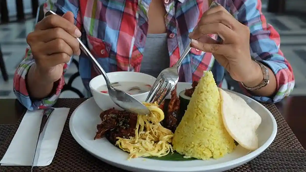 Tahu Gimbal Bumbu Kacang dan Tumpeng Spesial, Menu Unik Resto Madam Tan di Denpasar