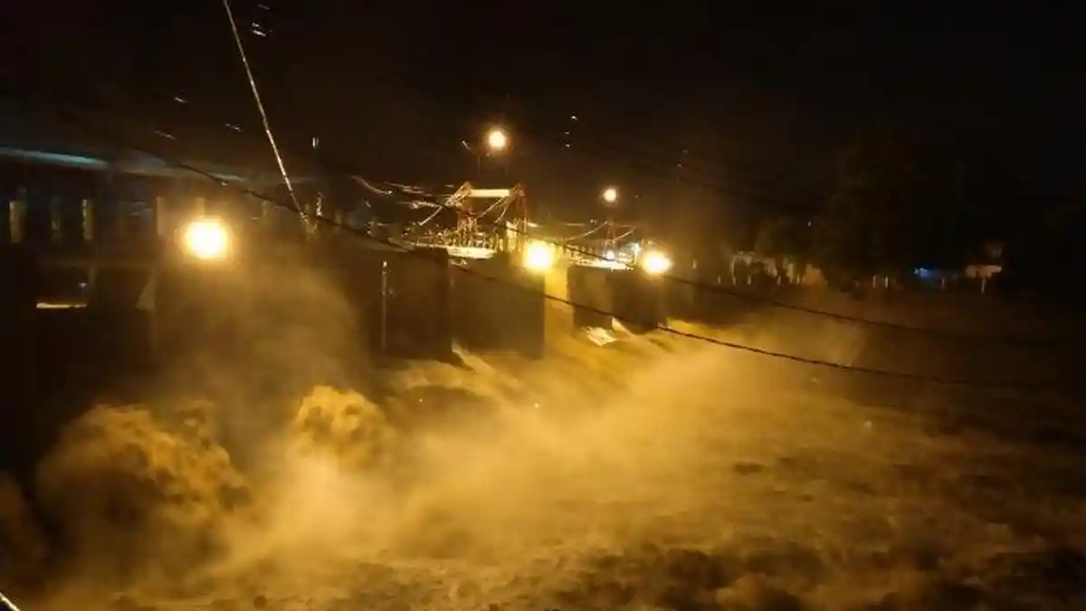 Bendung Katulampa Siaga 1, Warga Bantaran Sungai Ciliwung di Jakarta Timur Diminta Waspada