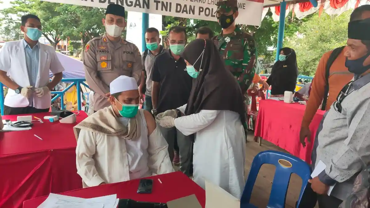 Pimpinan Dayah dan Tokoh Agama di Kota Lhokseumawe Juga Ikut Vaksin Gratis