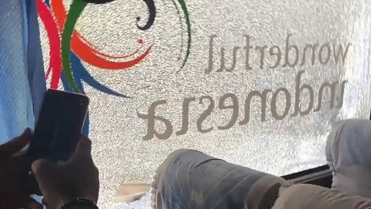 Jelang PSM Makassar Vs Persija Jakarta, Bus Macan Kemayoran Dilempari Batu, Satu Orang Terluka