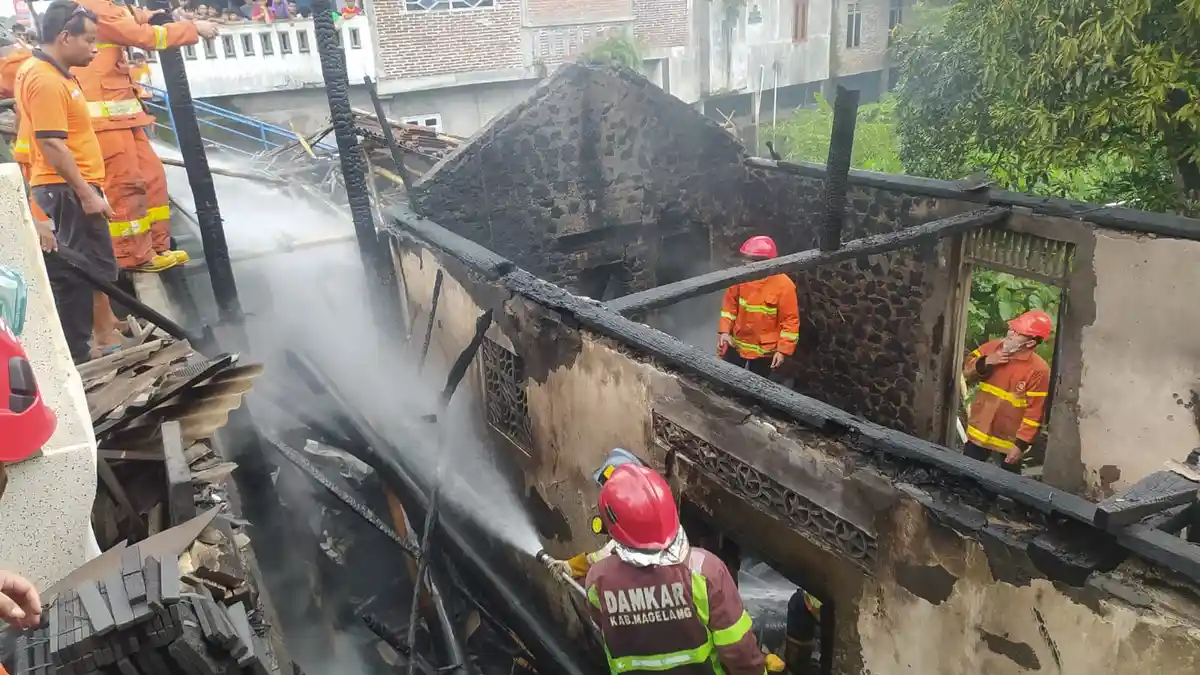 KEBAKARAN, Satu Kios di Magelang Ludes Dilalap Api Lantaran Pemilik Lupa Matikan Tungku