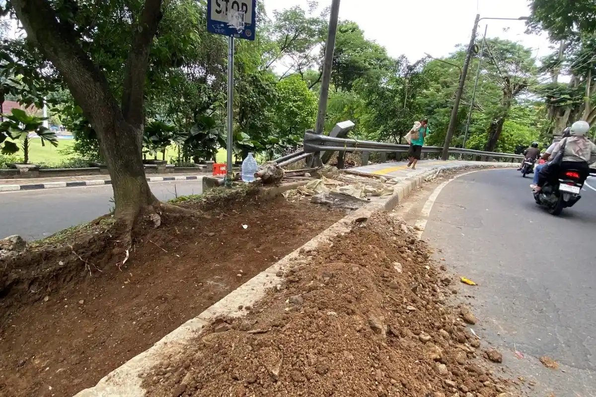 Penampakan Proyek Pedestrian di Sempur Bogor, Ada yang Belum Terpasang Lantai, Tanah Berceceran