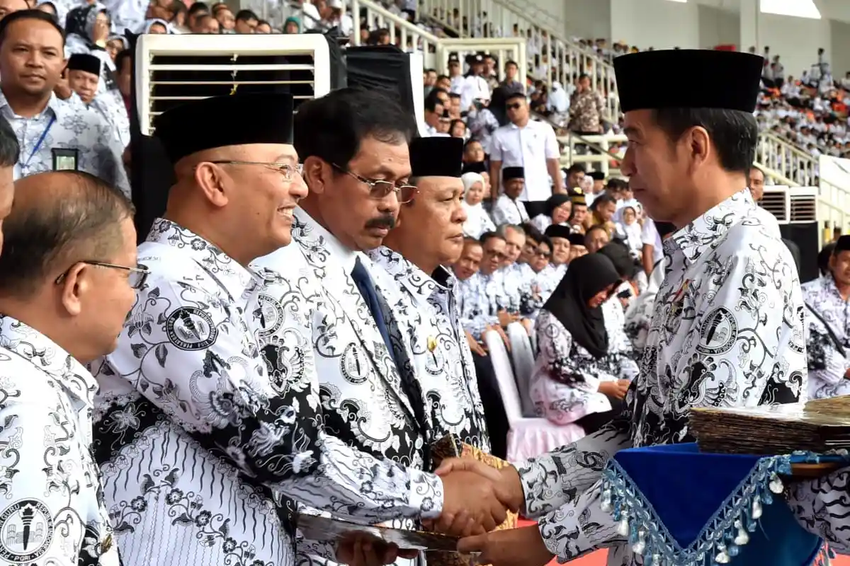 Wali Kota Medan Dzulmi Eldin Minta Dasar Hukum Pencairan Dana Insentif Guru Honorer