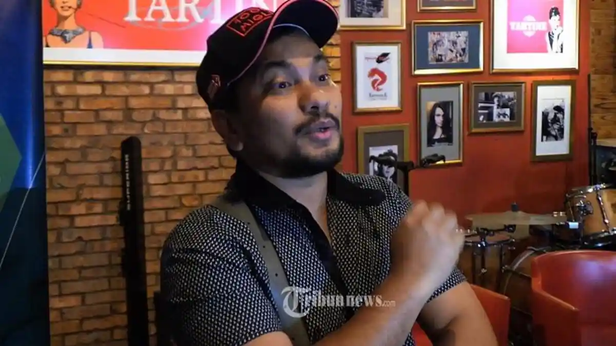 Lirik Tompi Tak Pernah Setengah Hati - Nyatakan Cinta Untuknya Lewat Lagu Milik Sang Dokter!