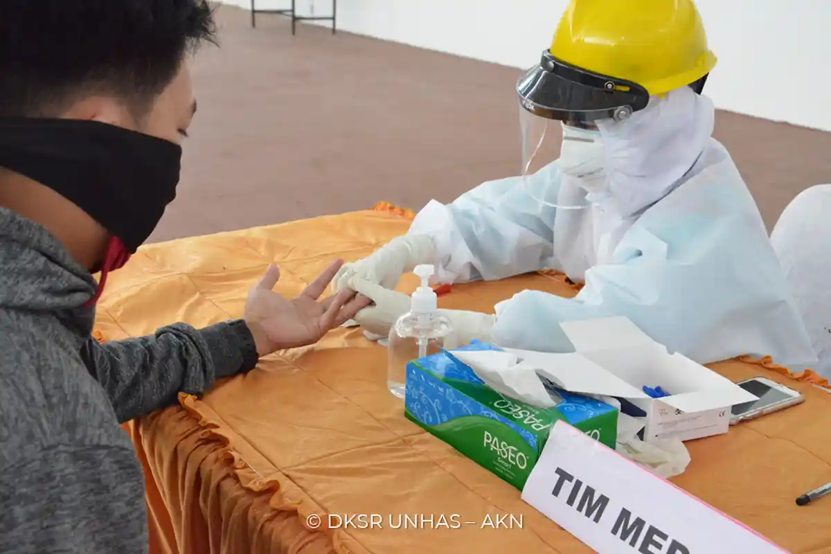 Hari Pertama Rapid Test Massal di Unhas, Delapan Dosen Reaktif