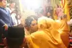 Akad Nikah dan Resepsi Pendangdut Evi Masamba