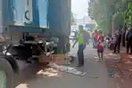 Berniat Hindari Gerobak, Pemotor Wanita Berakhir Tragis Terlindas Truk di Jalan Narogong