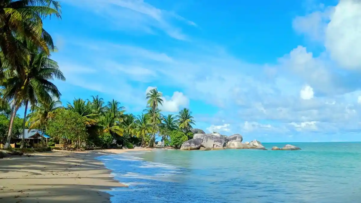 Panorama Menawan Geosite Pantai Batu Kasah Natuna, Surga Tersembunyi di Ujung Indonesia