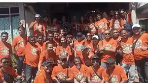 Alumni-SPATER-1999-2003-berbagi-kasih-dan-mengunjungi-guru-Egenius-Paceli.jpg