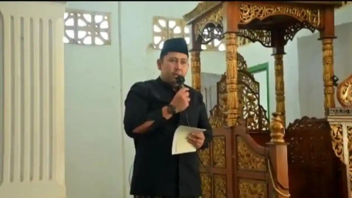 Bupati M Syukur Shalat Ied Di Durian Lecah, Temukan Jembatan Rusak, Minta Dinas PU Segera Perbaiki