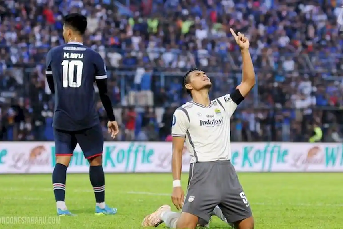 Pernah Rasakan El Clasico Jawa Timur, Gelandang Persib Bandung Ini Tak Gentar Hadapi Persija Jakarta