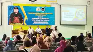 Anggota-Komisi-IX-DPR-RI-Nurhadi-dalam-Sosialisasi-Program-MBG-di-SMK-PGRI-2-Kota-Kediri.jpg