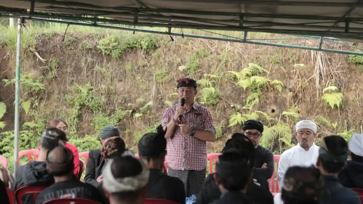 Gede Dana Tingkatkan Program Punia Piodalan dan Ngaben Massal di Karangasem Bali