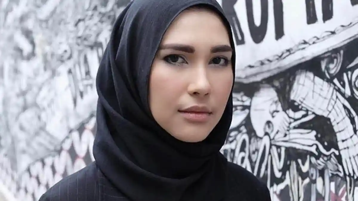 Netizen Ini Curhat Mengenai Pilihannya Melepas Hijab dan Perjalanan Spiritualnya