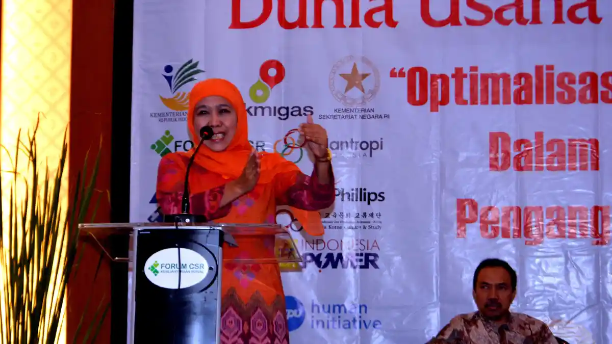 Mengapa Khofifah Belum Juga Umumkan Pendampingnya di Pilgub Jatim?