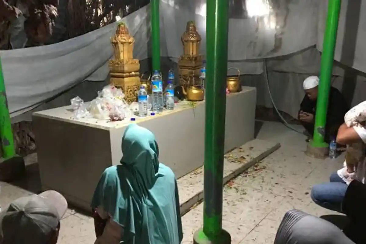 Wisata Religi Taman Makam Loang Baloq, Makam Keramat di Mataram yang Dipercaya Bawa Keberkahan