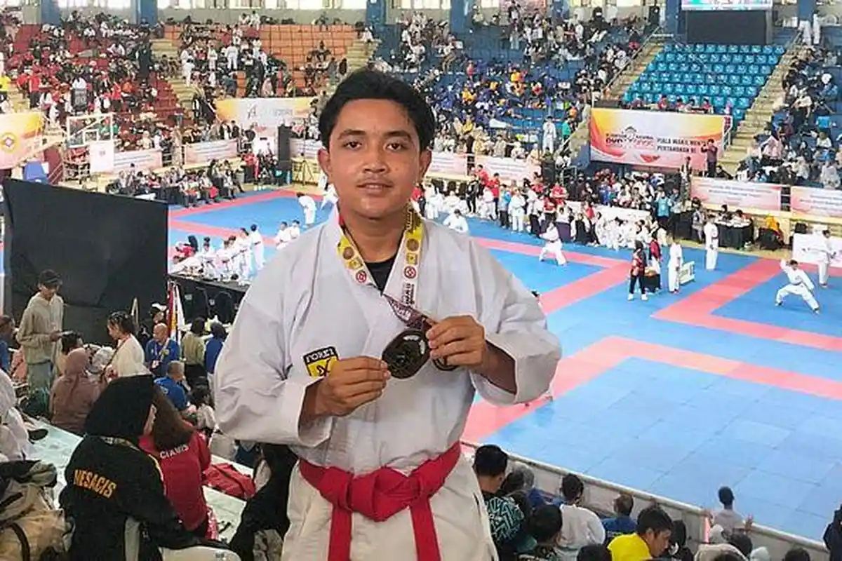 Muhammad Hasby Arrasyid, Santri MAN 1 Darussalam Ciamis, Juara 1 Karate Piala Wamenhan 2025