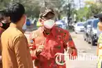 Bupati-Sidoarjo-Ahmad-Muhdlor-saat-melihat-proyek-pelebaran-jalan-di-Bundaran-Aloha.jpg