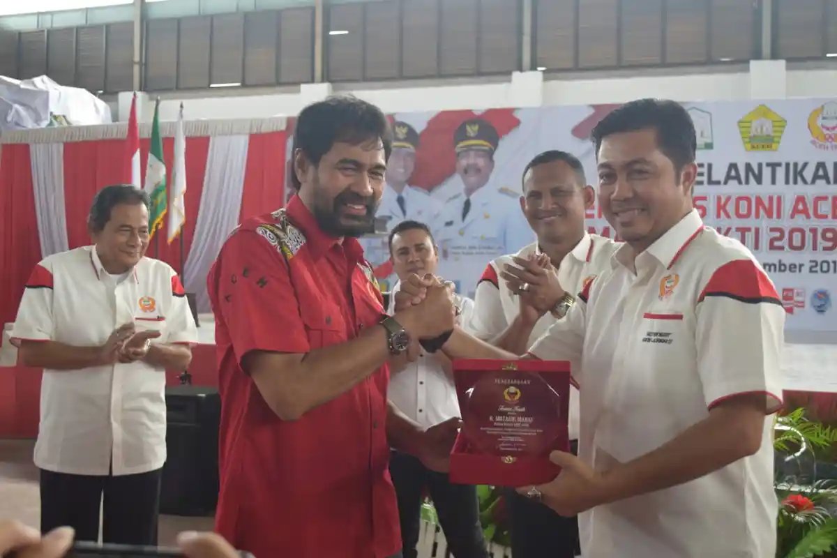 Mualem Lantik Pengurus KONI Aceh Timur Periode 2019-2023
