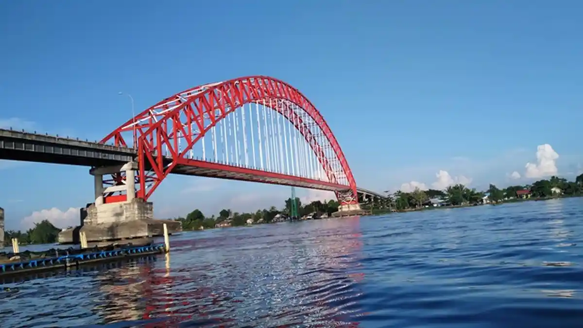 KalselPedia - Jembatan Rumpiang Ikon Kabupaten Batola, Dikelilingi ...