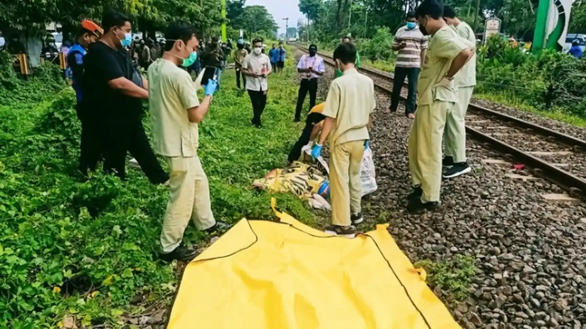 Hendak Sebrangi Rel, Wanita ini Justru Meninggal Akibat Tertabrak Kereta Api di Waru, ini Dugaannya