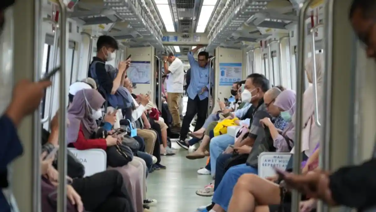 Mau Perjalanan Lebih Nyaman? Cek Jam Sibuk dan Stasiun Teramai LRT Jabodebek