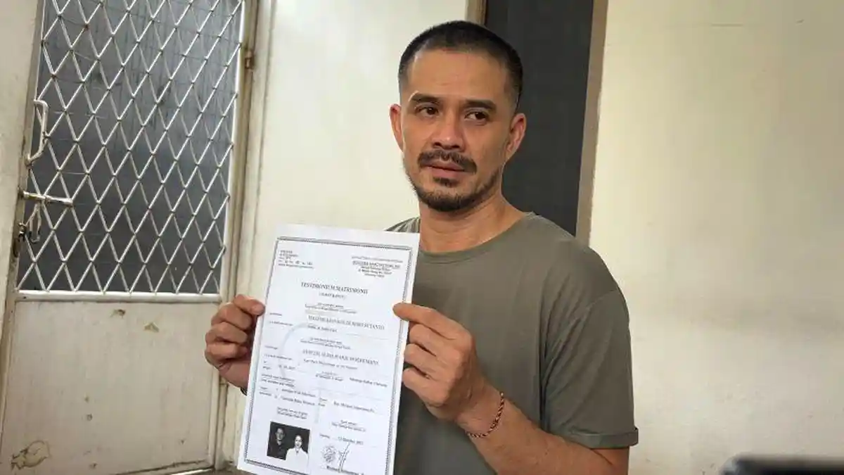 Roby Tremonti Geram Dituduh Ancam Sebar Foto Bugil Aurelie Moeremans: “Kalau Benar, Lapor Polisi!”