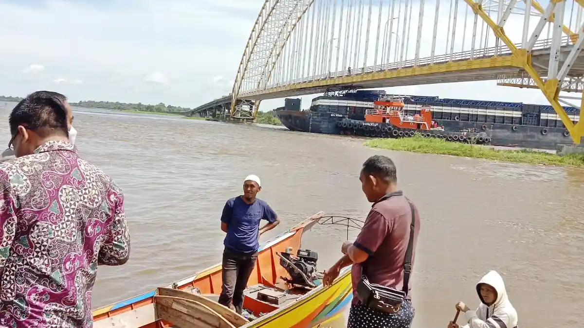 Kecelakaan Kapal di Kukar, Ponton Tabrak Jembatan Martadipura, Camat Mau Buat Forum Warga