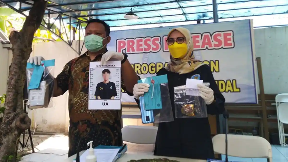 Stres Kuliah Gak Kelar-kelar, Mahasiswa Edarkan Narkotika Tembakau Gorila, Kini Dibekuk BNN Kendal