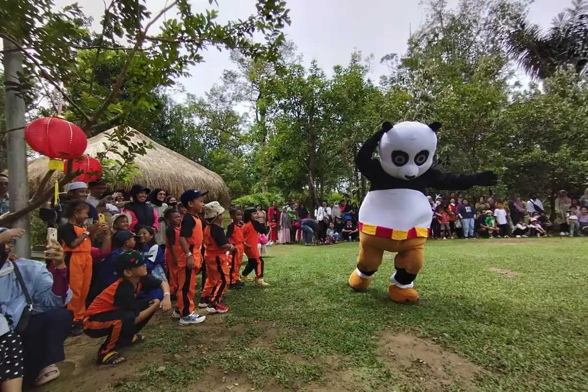 Kungfu Panda Barongsai Meriahkan Cap Go Meh Imlek Rumah Ulin Arya Samarinda