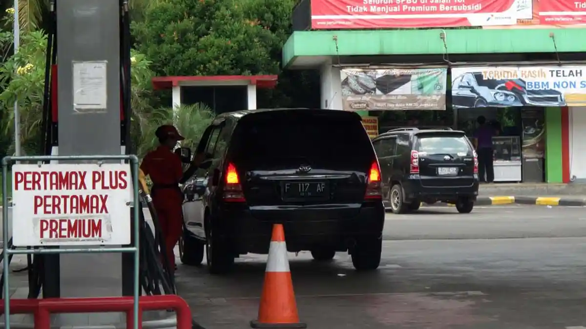Ada Isu Premium Habis, Alasan Antrean Panjang di SPBU