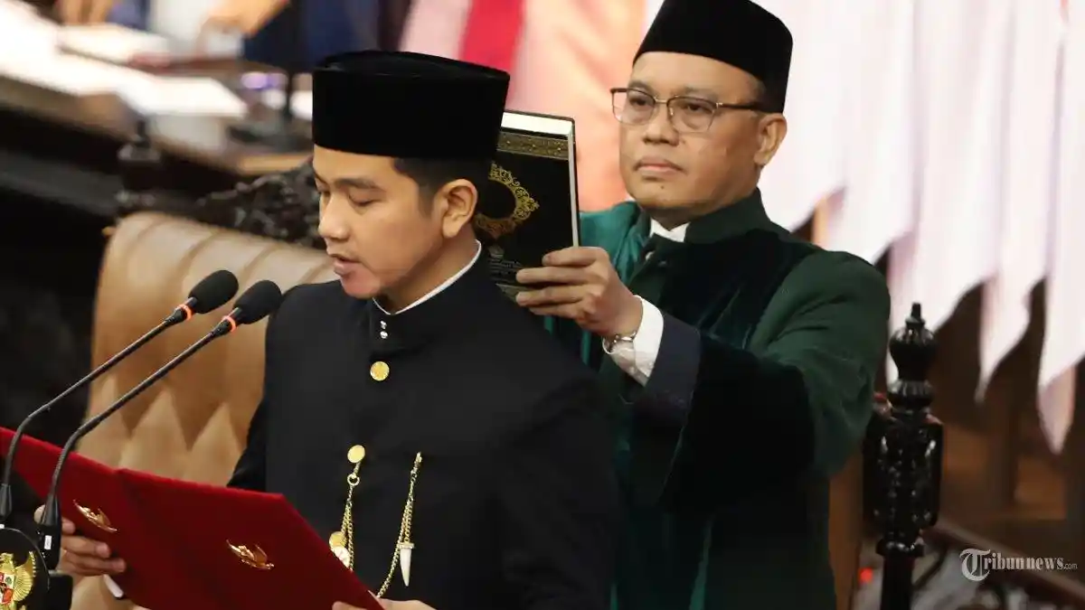Dulu Berlawanan Kini Paloh dan Ganjar Bela Gibran Soal Isu Pemakzulan