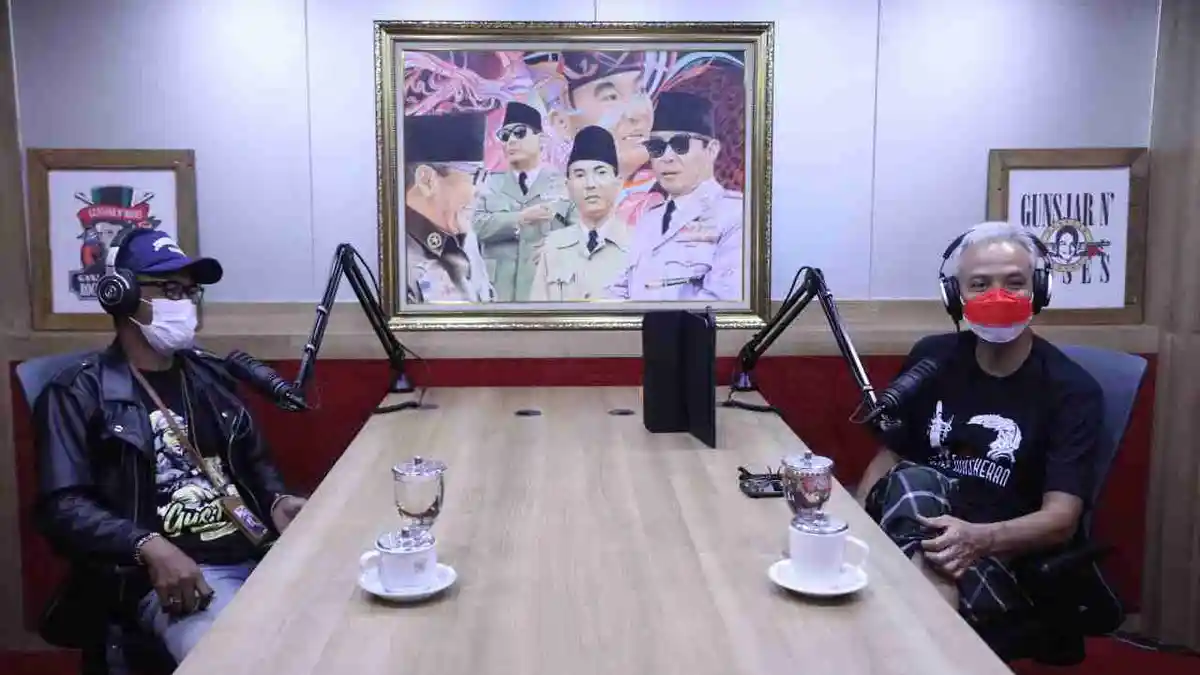 Begini Jadinya Kalau Gubernur Jateng Jadi Penyiar Radio, Ganjar Terima Banyak Curcol Pendengar