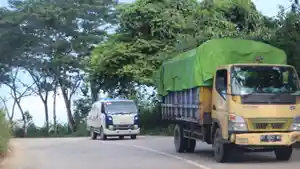20240112_truk-pengangkut-batu-bara-kukar.jpg
