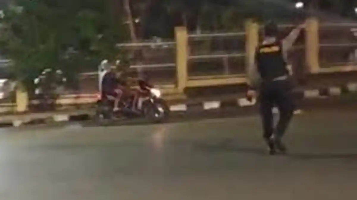 Pasangan Muda-Mudi Terjaring Operasi Saat Tidak Pakai Helm dan Nekat Lawan Arus Kendaraan 