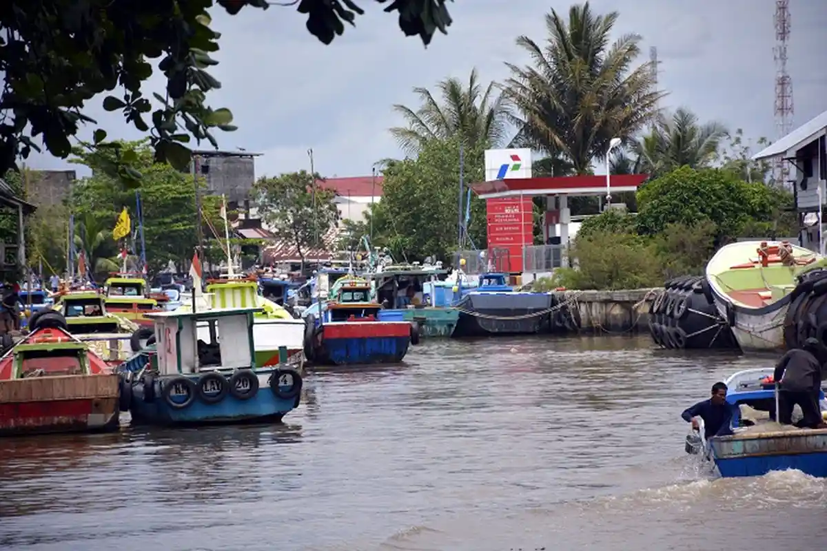 Puluhan Nelayan tak Bisa Melaut Akibat Tak Dapat BBM   