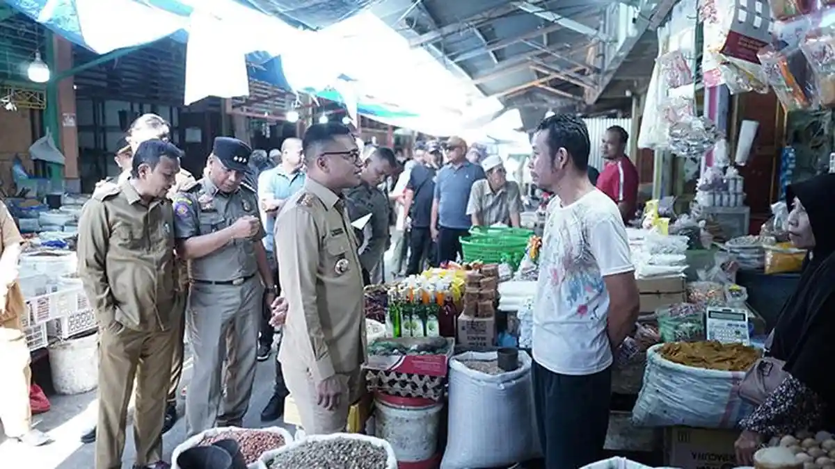 Bupati Abdya Sidak Pedagang di Pasar Tradisional Blangpidie: Jangan Ada Pungli!