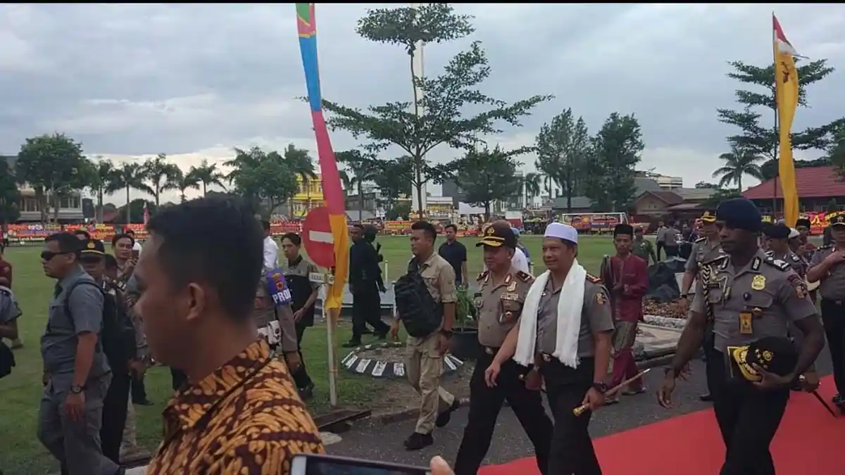 Kapolri Hadiri Peresmian Masjid Baitturrahman di Polresta Jambi
