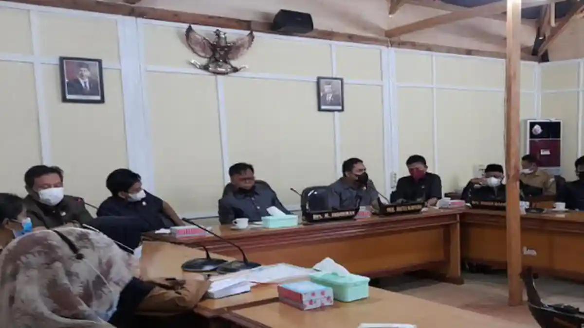 3 Rekomendasi DPRD Soal Polemik Pembongkaran Paving Block Rumah Sakit Pemprov Sulbar
