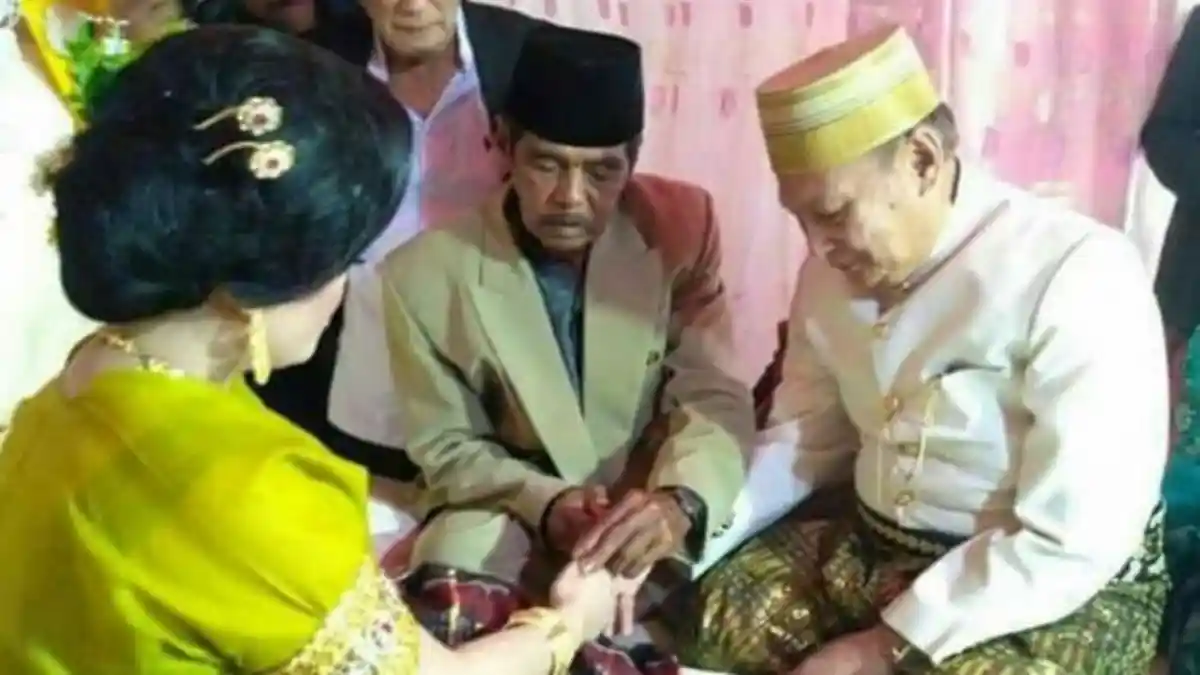 Diberi Mahar Lebih dari Rp 1 Miliar, Gadis Cantik Keturunan Bangsawan Ini Dinikahi Pria 70 Tahun
