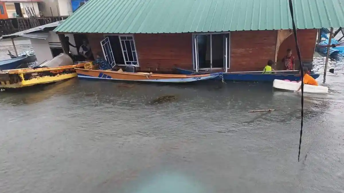 BREAKING NEWS, Angin Kencang Rusak Rumah di Pulau Bulang Kota Batam