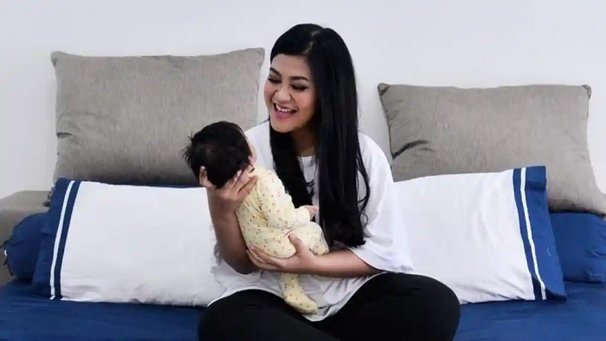 Kahiyang Ayu Bocorkan Tips Rambut Lebat Putrinya yang Sering Bikin Penasaran, Cuma 2 Cara Sederhana