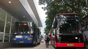 Pembangunan-halte-Bus-Rapid-Transit-BRT-di-Kota-Ban.jpg