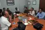 Mantan Ketua MK Mahfud MD Kunjungi Tribun Jakarta